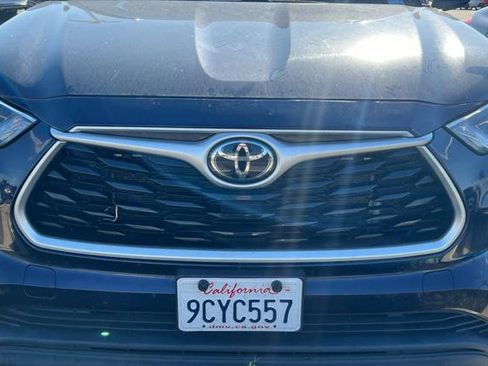 Certified 2022 Toyota Highlander XLE image 9