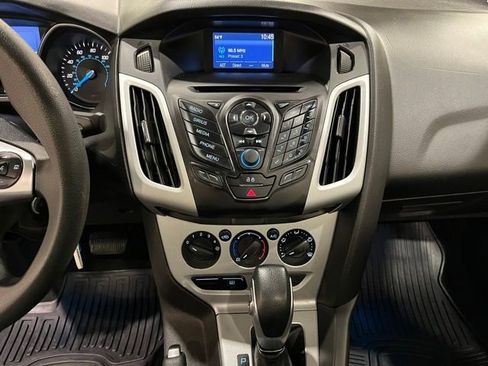 Used 2014 Ford Focus SE w/ SE Winter Package FWD image 32