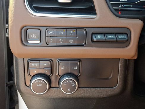 Certified 2023 Chevrolet Suburban High Country AWD/4WD image 29