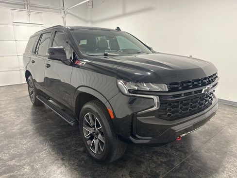 Used 2021 Chevrolet Tahoe Z71 w/ Luxury Package AWD/4WD image 3