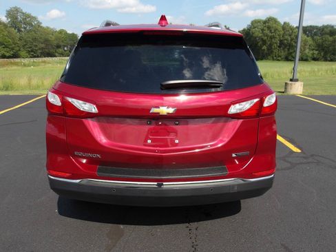Used 2018 Chevrolet Equinox Premier FWD image 4