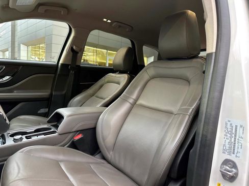 Used 2023 Lincoln Corsair Reserve w/ Jet Appearance Package image 21