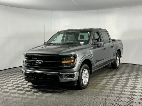 Used 2025 Ford F150 XLT image 3