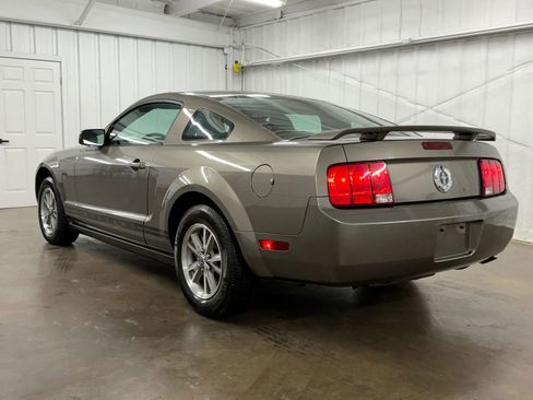 Used 2005 Ford Mustang Premium RWD image 7