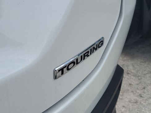 Used 2025 Honda Pilot Touring image 11