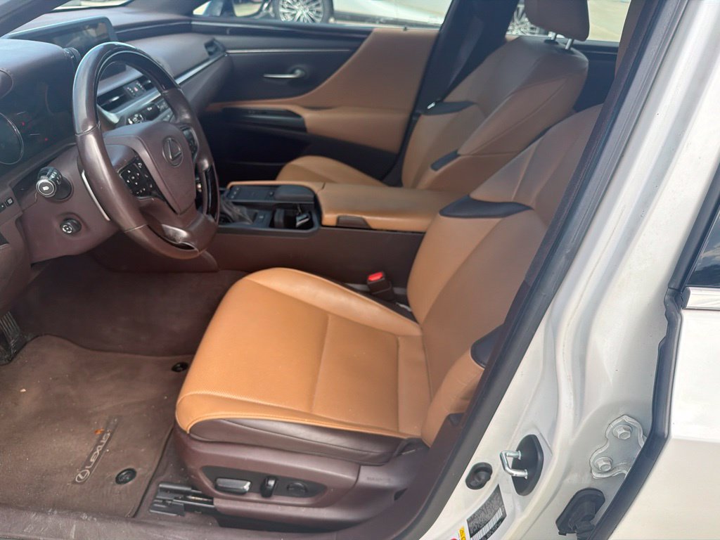 Used 2019 Lexus ES 350 w/ Premium Package FWD image 4