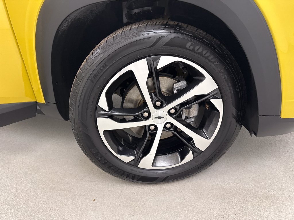 Used 2024 Chevrolet Trax RS w/ Driver Confidence Package FWD image 25