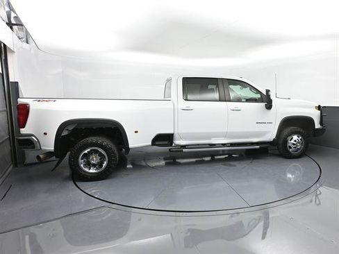 Used 2024 Chevrolet Silverado 3500 LT w/ Convenience Package AWD/4WD image 25