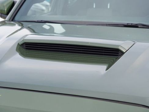 Used 2021 Toyota Tacoma TRD Sport w/ Technology Package image 9