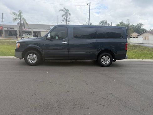 Used 2017 Nissan NV 3500 SV w/ SV Technology Package RWD image 3