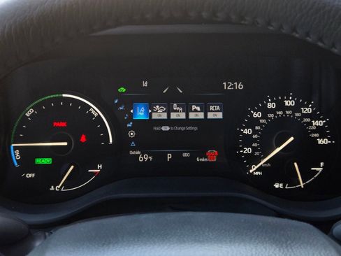 Used 2026 Toyota Sienna XLE image 23