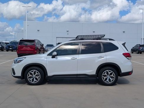 Used 2021 Subaru Forester Premium AWD/4WD image 3