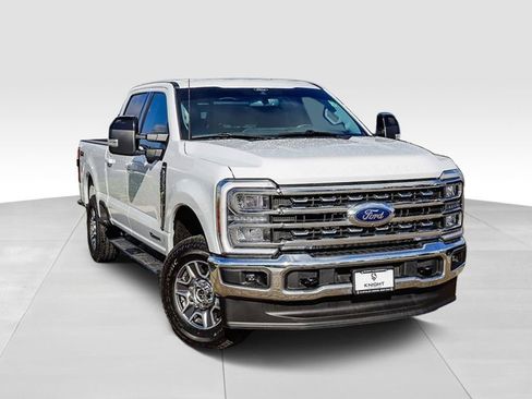 Used 2024 Ford F250 Lariat image 2