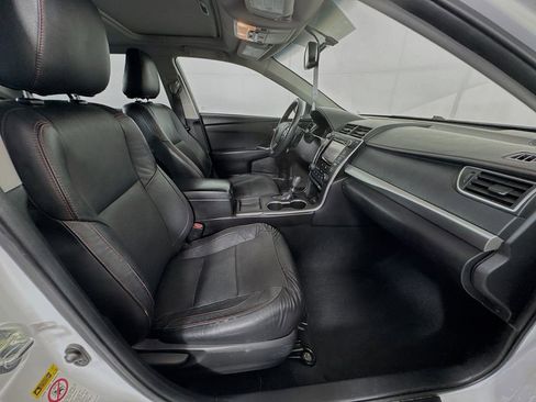 Used 2015 Toyota Camry image 34