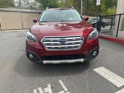 Used 2017 Subaru Outback 2.5i Limited image 2