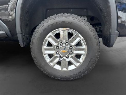 Used 2024 Chevrolet Silverado 2500 High Country w/ Z71 Off-Road Package image 7