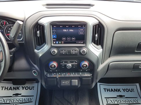 Used 2019 Chevrolet Silverado 1500 LT Trail Boss w/ Convenience Package AWD/4WD image 19
