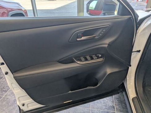 New 2025 Toyota Crown Signia Limited w/ Advanced Technology Package image 15