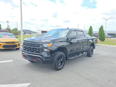 Used 2024 Chevrolet Silverado 1500 Custom Trail Boss w/ LPO, Dark Essentials Package AWD/4WD image 2