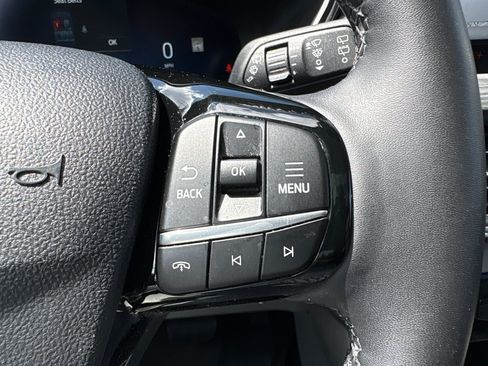 Used 2023 Ford Escape Platinum w/ Premium Technology Package AWD/4WD image 18