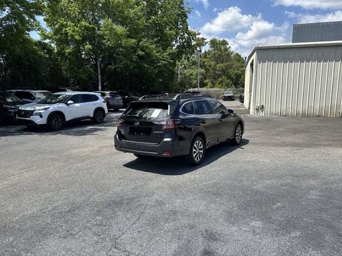 Used 2023 Subaru Outback Premium AWD/4WD image 5