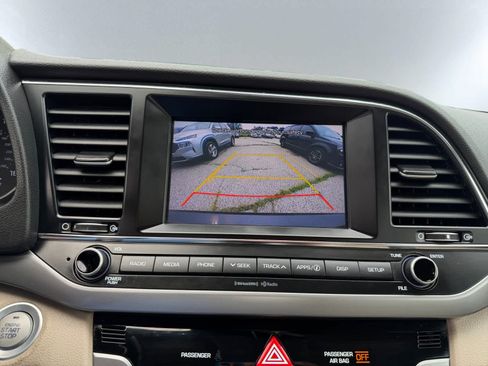 Used 2018 Hyundai Elantra Value Edition w/ Winter Weather Package FWD image 15