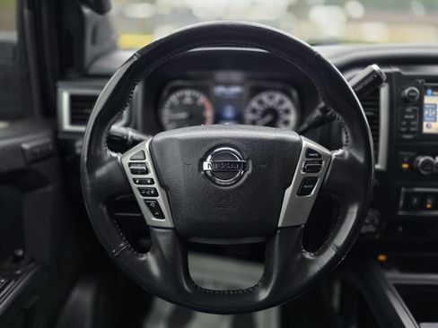 Used 2018 Nissan Titan SL w/ Midnight Edition image 38
