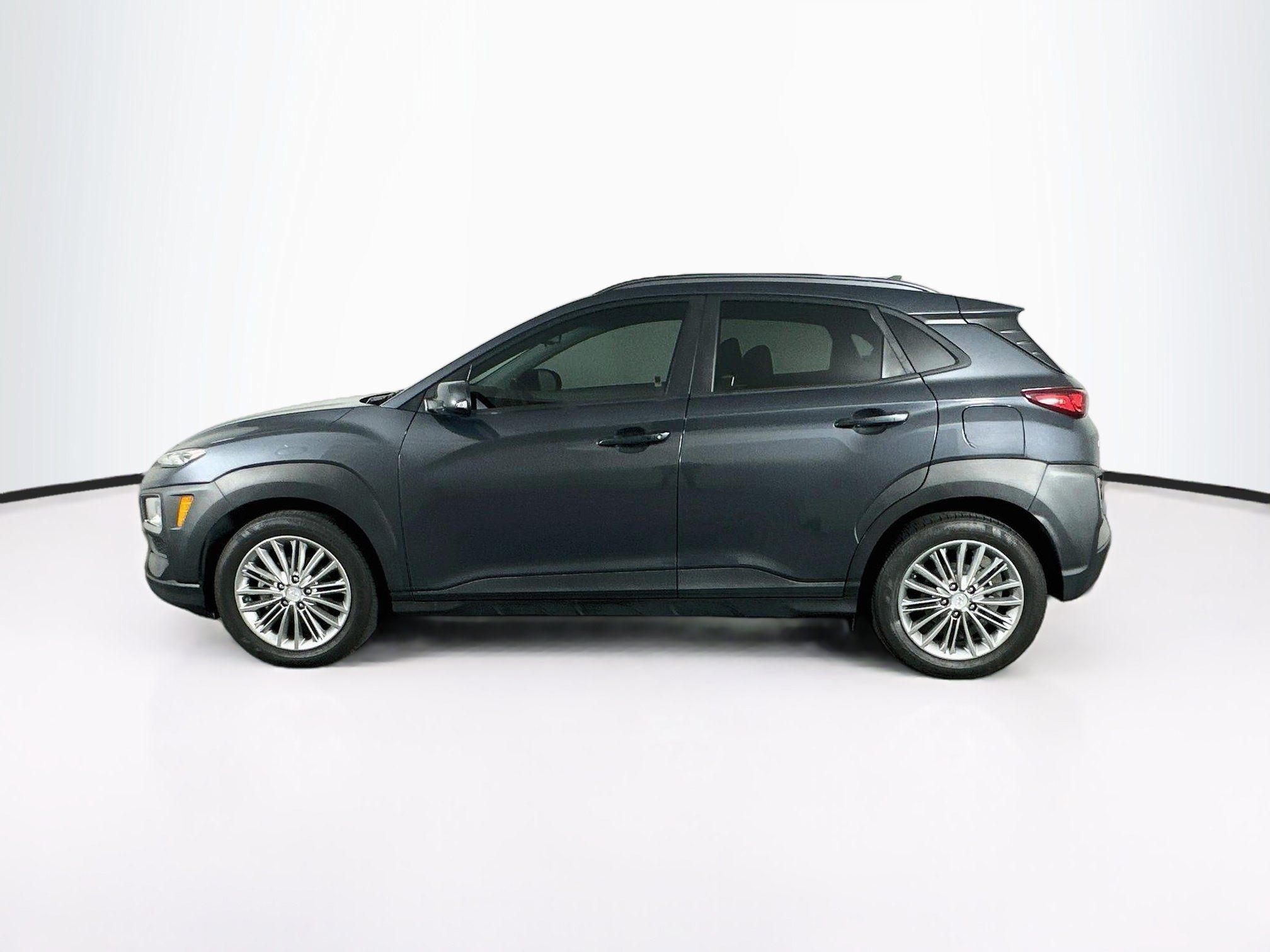 Used 2019 Hyundai Kona SEL w/ SEL Tech Package 02 FWD image 4