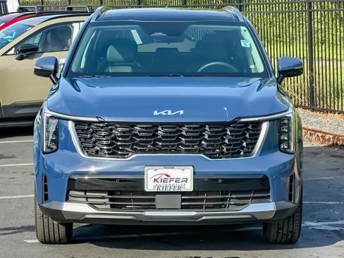 Used 2025 Kia Sorento S w/ Panoramic Sunroof Package image 8