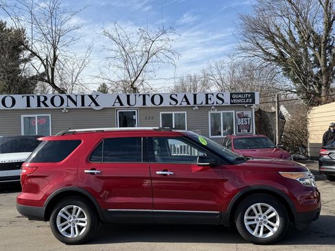 Used 2015 Ford Explorer XLT w/ Equipment Group 202A image 5
