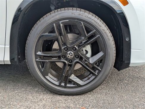 New 2026 Volkswagen Tiguan SE R-Line image 11