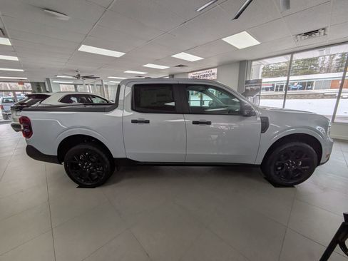 New 2025 Ford Maverick XLT w/ Black Appearance Package image 2