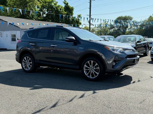 Used 2016 Toyota RAV4 Limited image 7