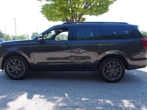 Certified 2025 Ford Expedition Platinum w/ Stealth Performance Package AWD/4WD image 4
