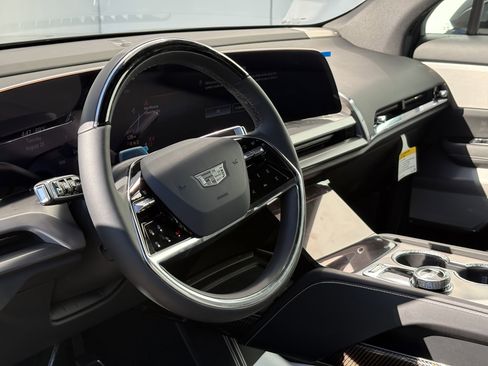 New 2026 Cadillac Vistiq Luxury w/ LPO, Floor Liner Package image 18