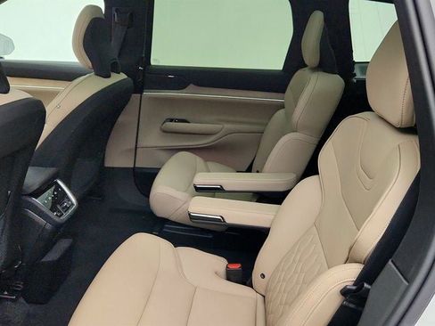 Used 2025 Volvo EX90 Plus AWD/4WD image 20