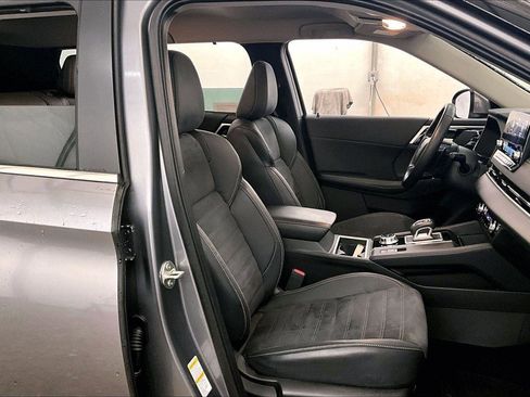 Used 2022 Mitsubishi Outlander SE image 7