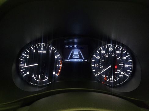 Used 2019 Nissan Pathfinder SV image 23