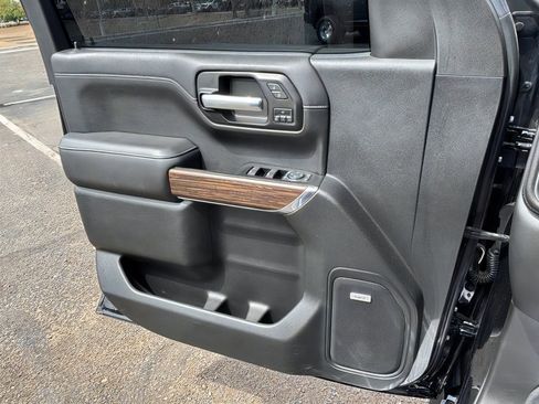 Used 2019 Chevrolet Silverado 1500 High Country w/ Technology Package AWD/4WD image 11