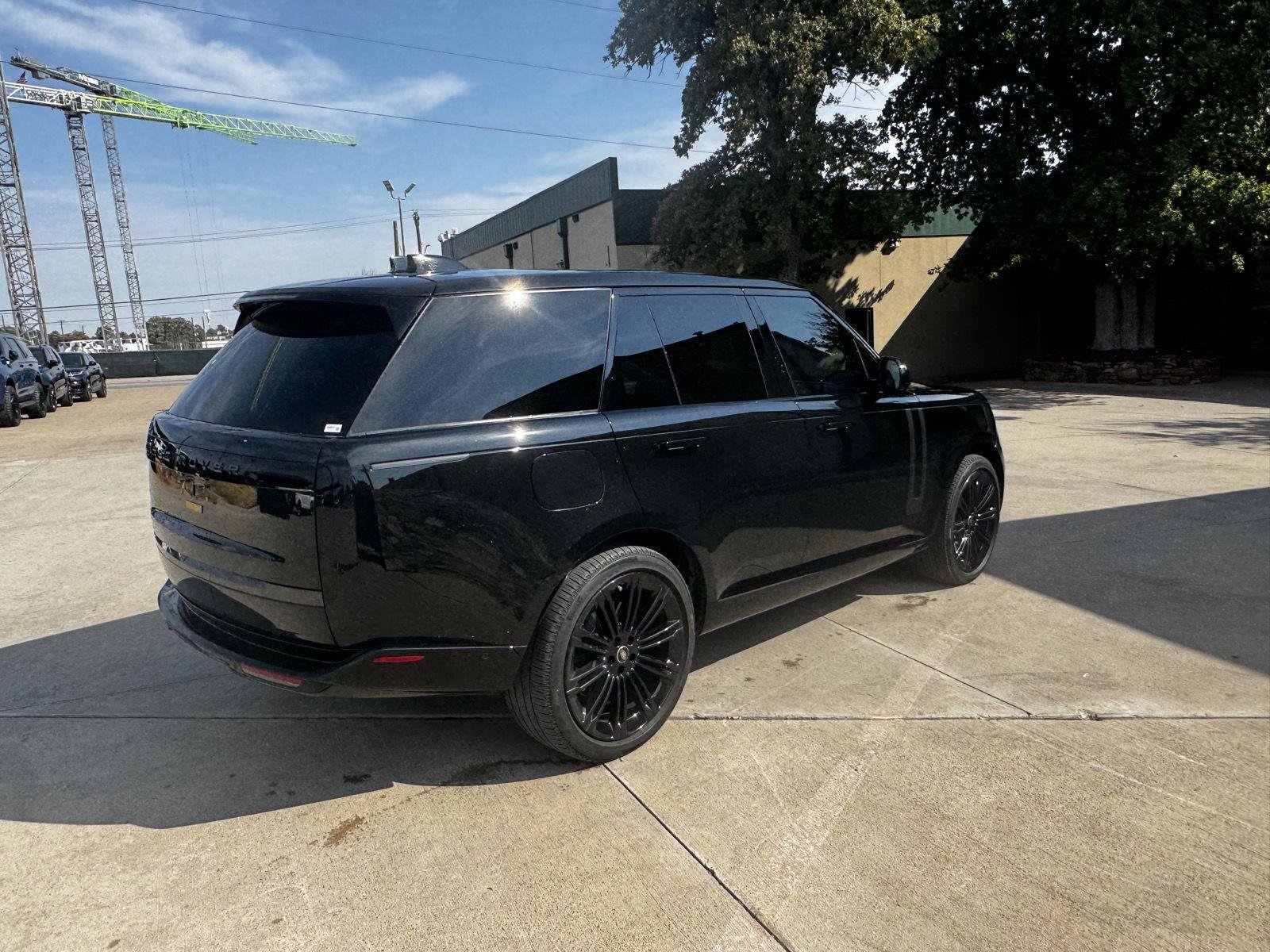 Certified 2025 Land Rover Range Rover SE AWD/4WD image 8
