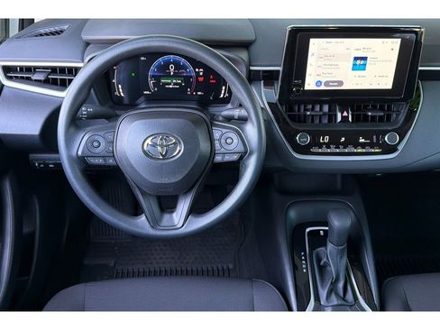 Used 2026 Toyota Corolla LE FWD image 15