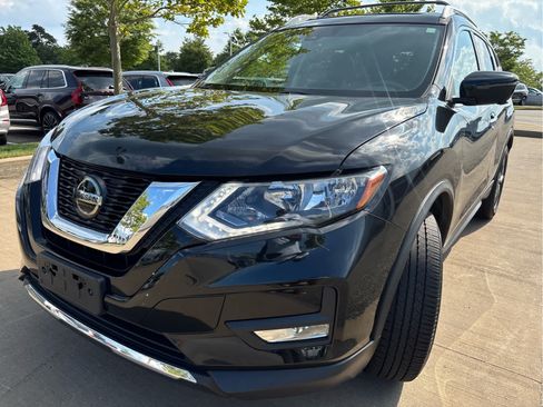 Used 2020 Nissan Rogue SV w/ Sun & Sound Touring Package AWD/4WD image 4