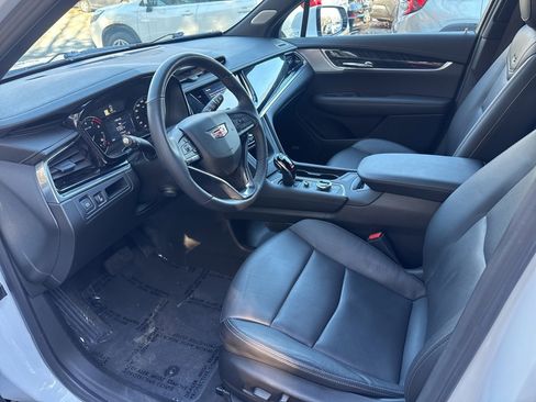 Used 2023 Cadillac XT6 Premium Luxury image 11