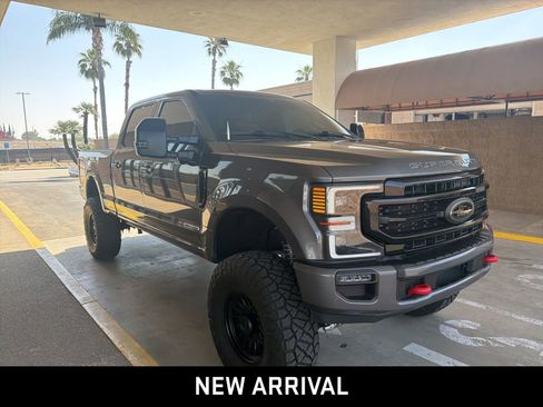 Used 2022 Ford F250 Lariat w/ Black Appearance Package AWD/4WD image 3