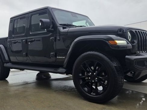 Used 2022 Jeep Gladiator Overland image 7