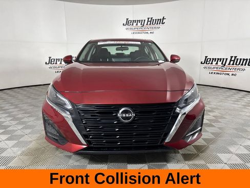 Used 2023 Nissan Altima 2.5 SV w/ SV Premium Package AWD/4WD image 17