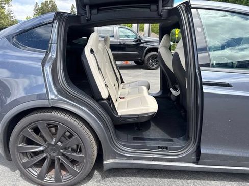 Used 2022 Tesla Model X AWD/4WD image 11