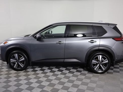 Used 2025 Nissan Rogue SL w/ SL Premium Package image 5