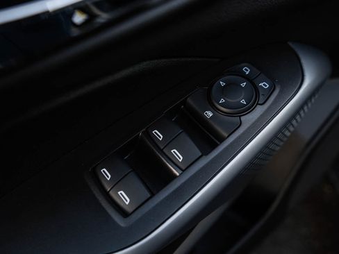 New 2026 Chevrolet Trax RS w/ Sunroof Package image 16