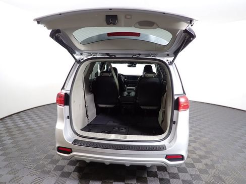 Used 2021 Kia Sedona SX FWD image 19
